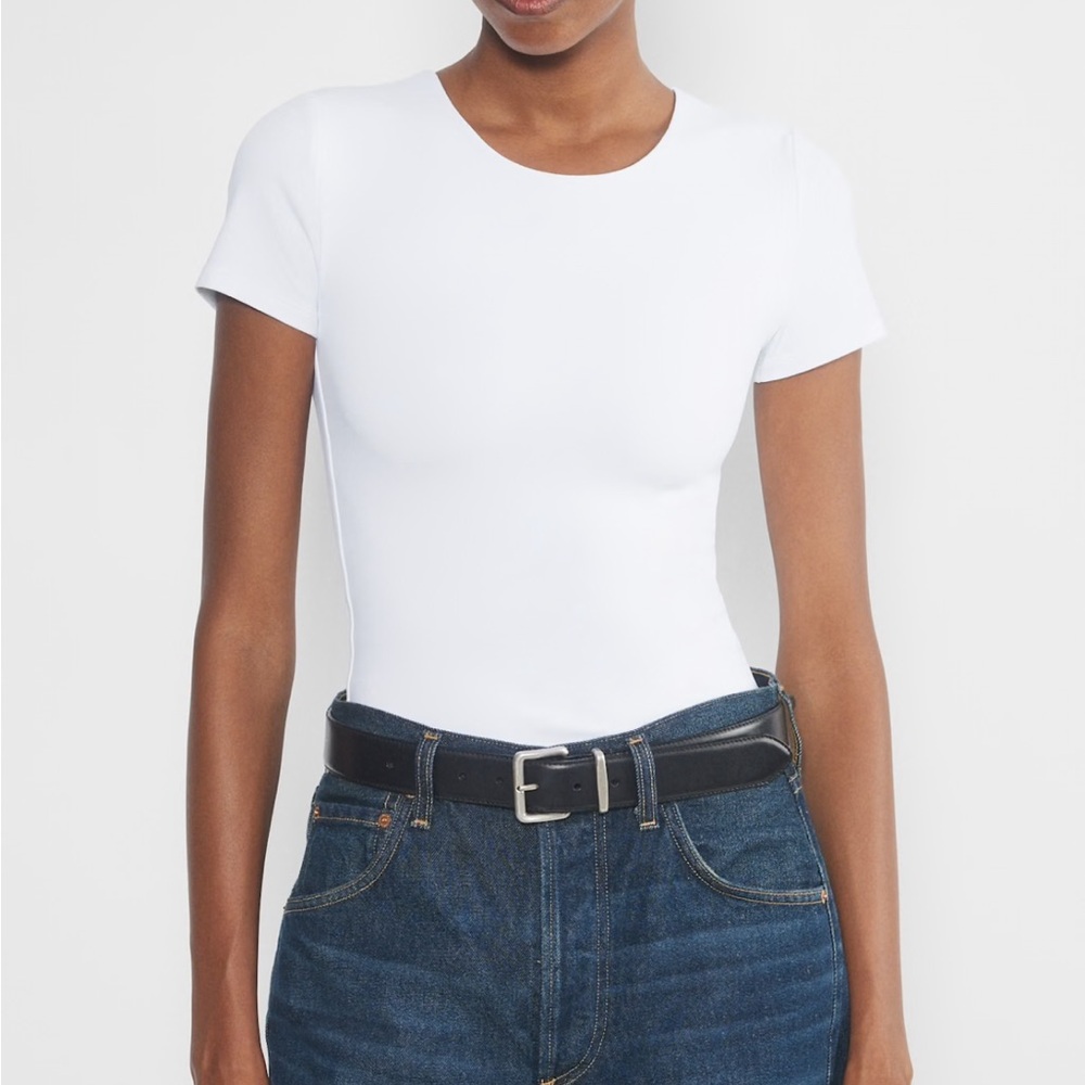 Aritzia Babaton contour crew tshirt in white